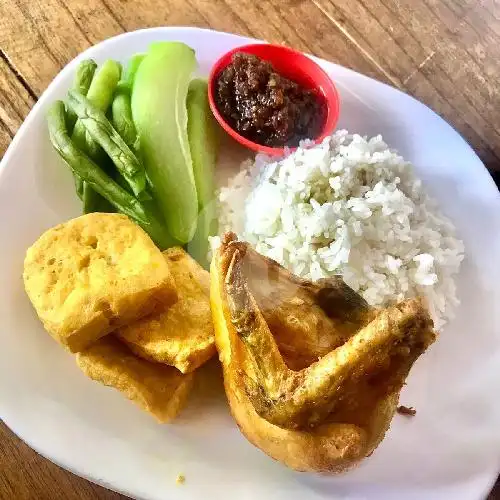 Gambar Makanan Lalapan Ayam Ananda 1