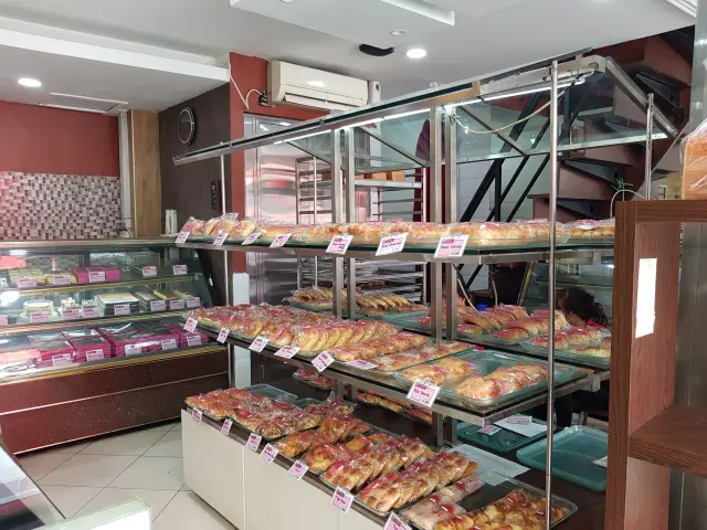 Gambar Makanan Bintaro Bakery & Cake 3