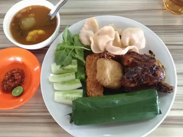 Gambar Makanan Ayam Goreng Jakarta 2 8