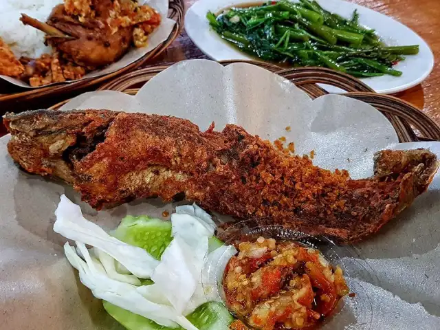 Gambar Makanan AyamPenyetSurabaya 4