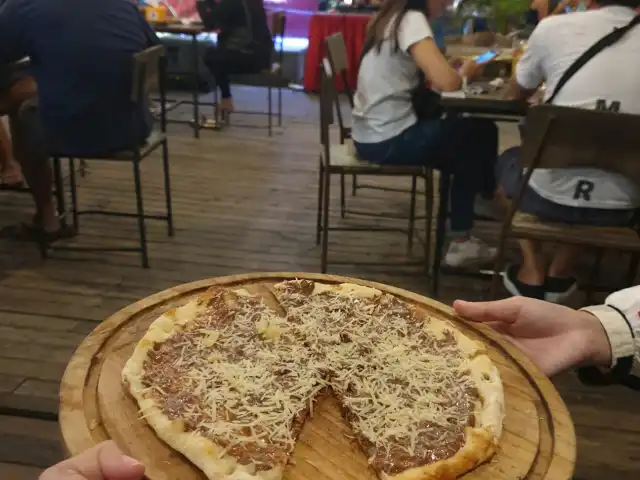 Gambar Makanan Warung PePe Wood Fired Pizza & Pasta 7
