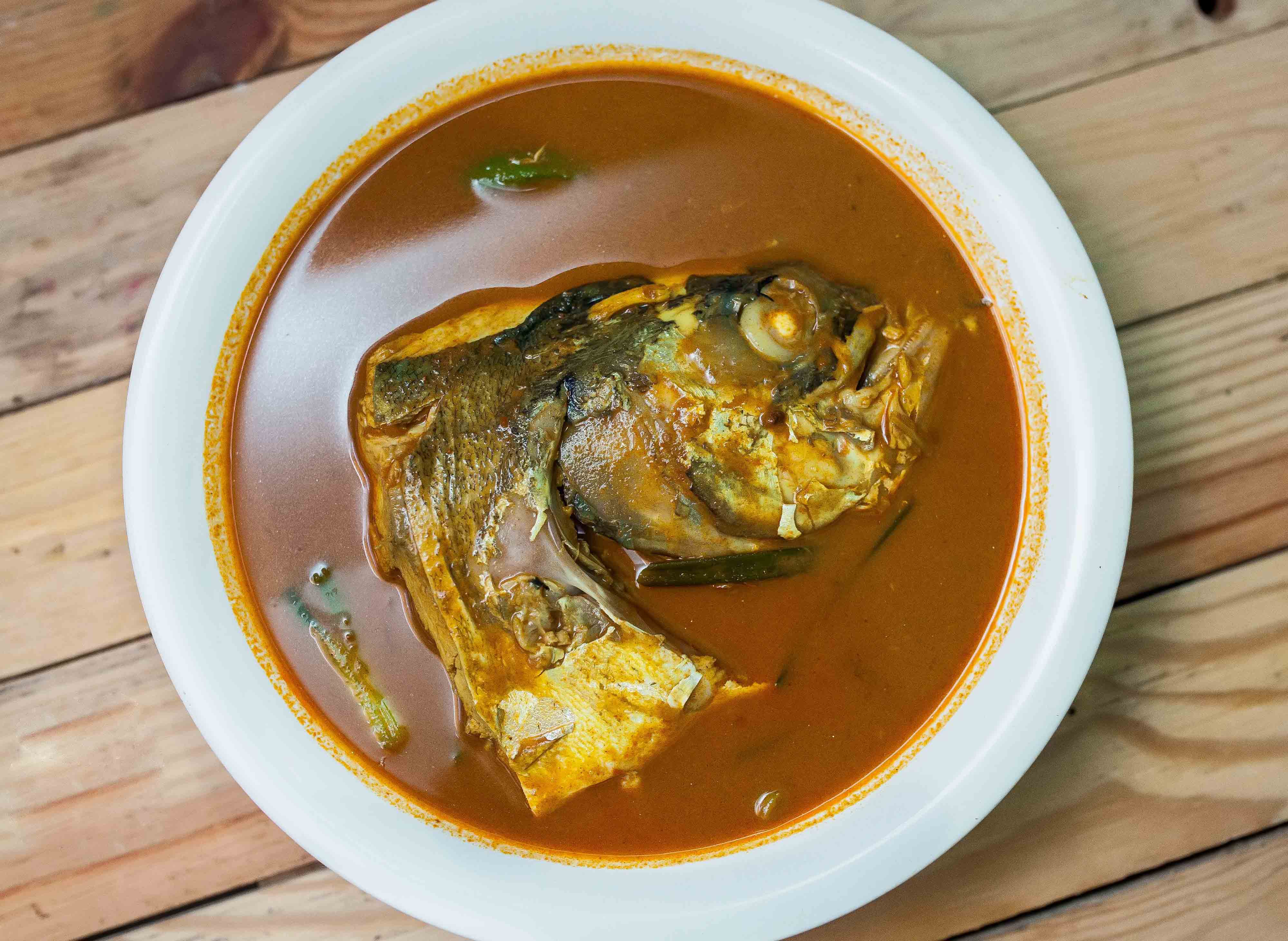 Kolombong Fish Head Curry & Cafe (Plaza Kingfisher), Seafood, Kota