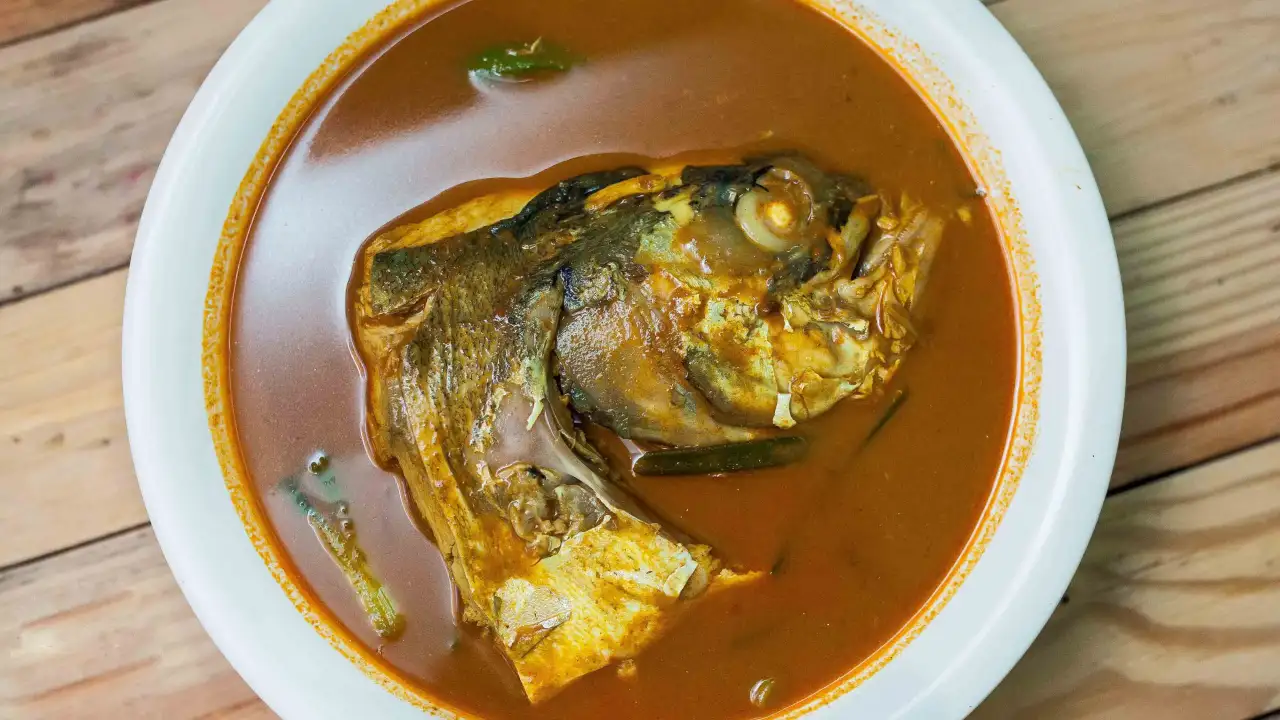 Kolombong Fish Head Curry & Cafe (Plaza Kingfisher)
