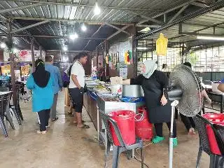 Fauzi Nasi Kerabu Wakaf Tengah Food Photo 1