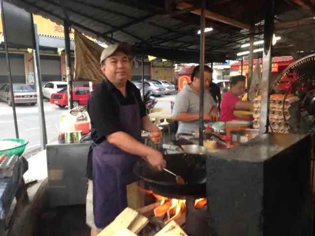 4.80 Woodfire Char Koay Teow Food Photo 3