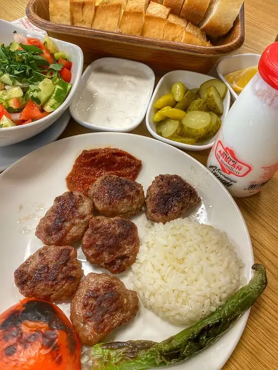 Can -u Can Köfte'nin yemek ve ambiyans fotoğrafları 2