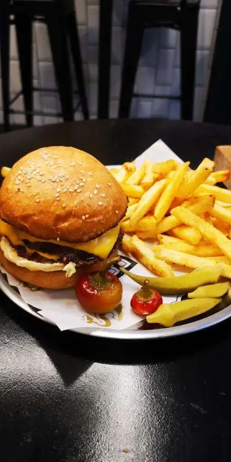 Brox Burger & More'nin yemek ve ambiyans fotoğrafları 9