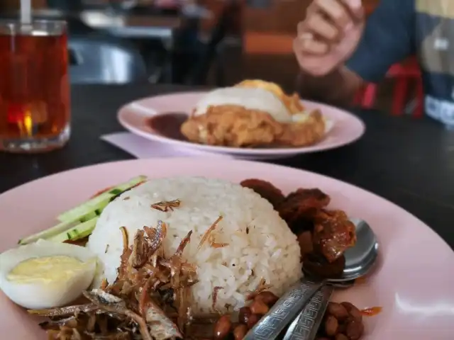 Nasi Lemak Berlauk Permatang Rawa Food Photo 2