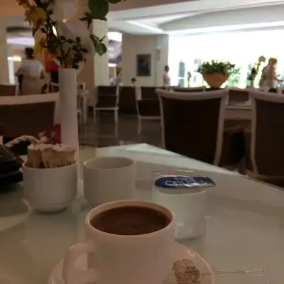 Cafe'de Patiserrie