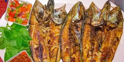 Ikan Bakar Rica Rica Djemi Moco, Cengkareng