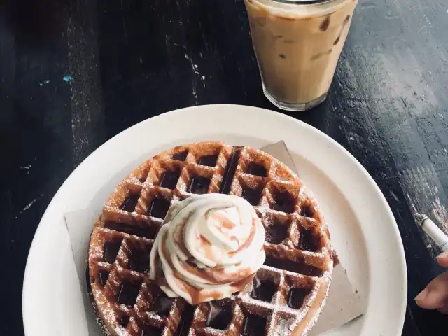 Dot Cafe: Waffles & Desserts Food Photo 8