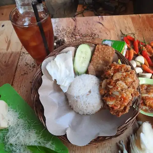 Gambar Makanan Ayam Geprek Ngintil 4