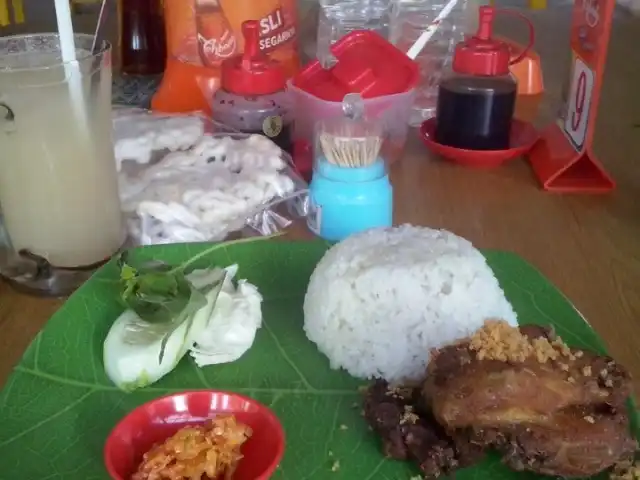 Gambar Makanan Warung Spesial Bebek/Ayam Sambel Pencit "Sagu" 11