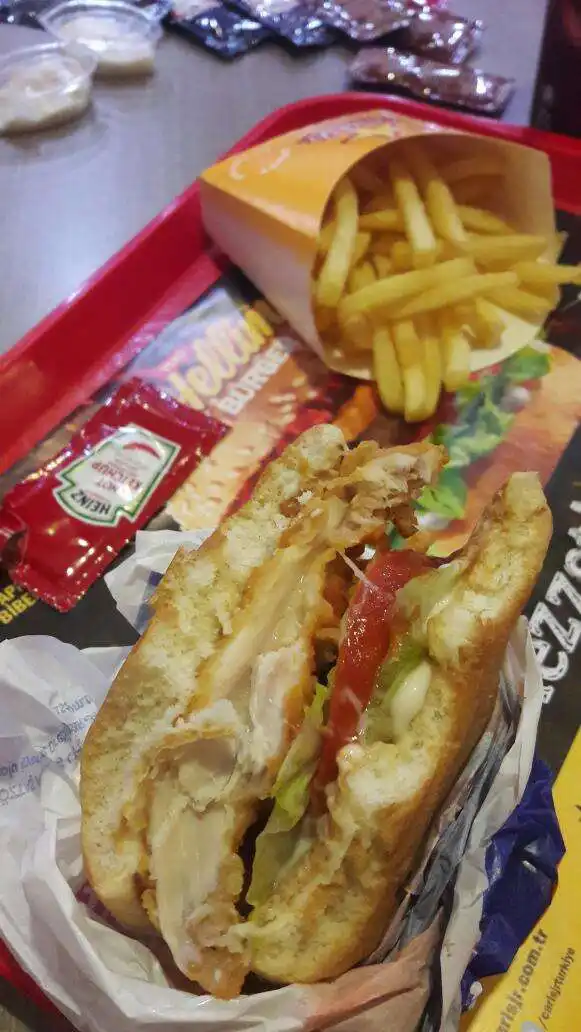 Carl's Jr.'nin yemek ve ambiyans fotoğrafları 32