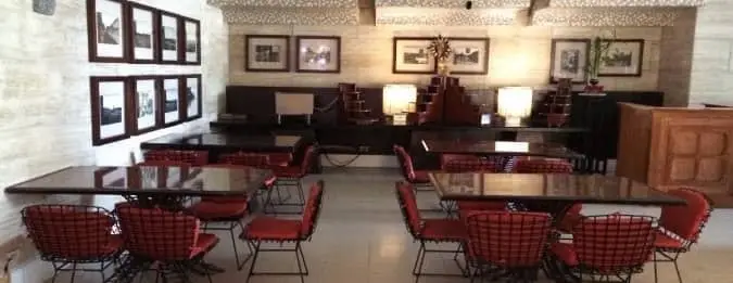 GLO Cafe & Lounge - Crown Regency Hotel & Towers