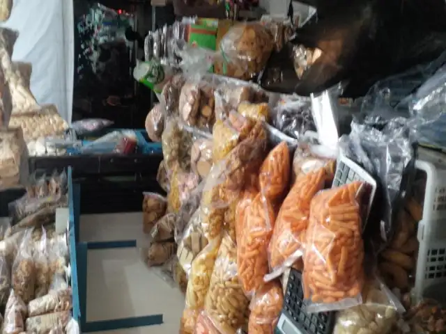 Toko makanan khas solo Bu Menik kios pasar nongko no 12