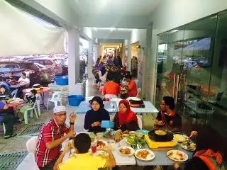 Restoren Planet Ikan Bakar & BBq Steamboat Buffet