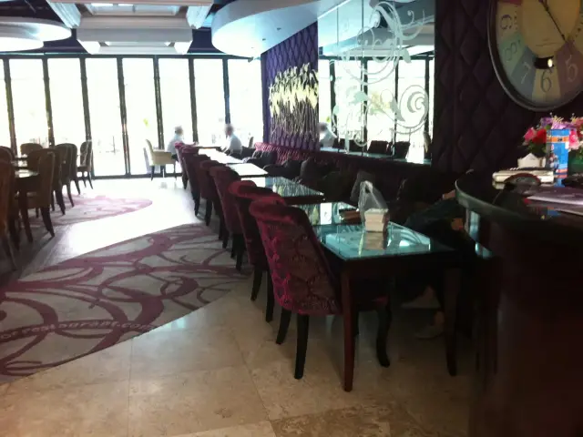 Gambar Makanan D'Consulate Lounge 4