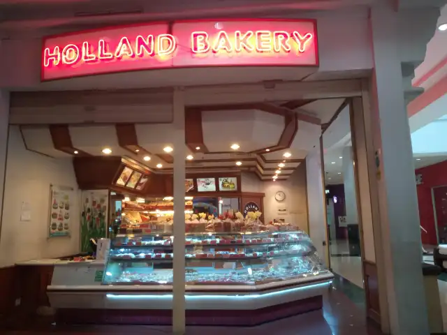 Gambar Makanan Holland Bakery 19