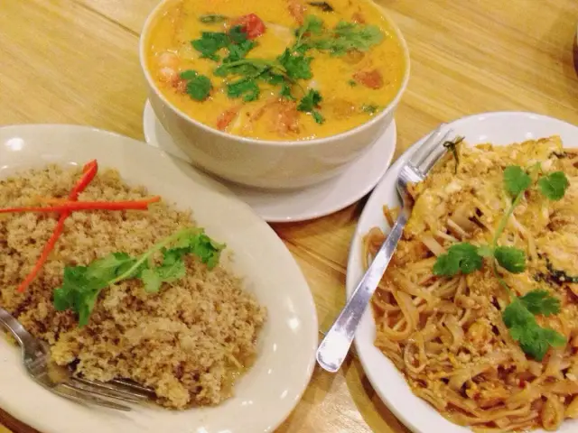 Happy Thai Food Photo 2