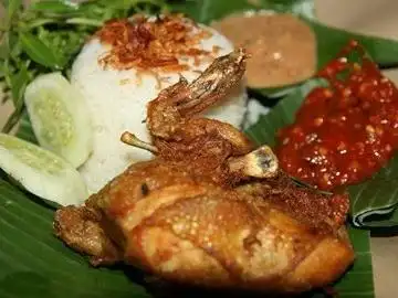 Ayam Penyet-Nyet Mba Ning, Canggu