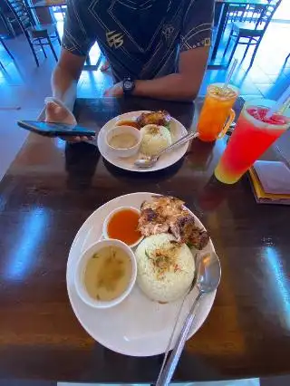 Restoran Nasi Ayam Bakar Tapah Road ( Pekan Lumut, Perak )
