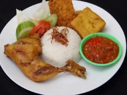 Rasya Ayam Lalapan Dan Ayam Bakat