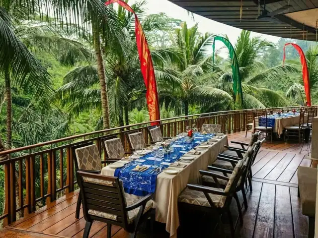 Gambar Makanan Pool Terrace Cafe - Four Seasons Resort 2