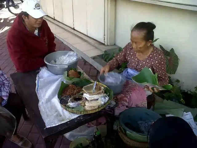 Makanan Tradisional Lopis