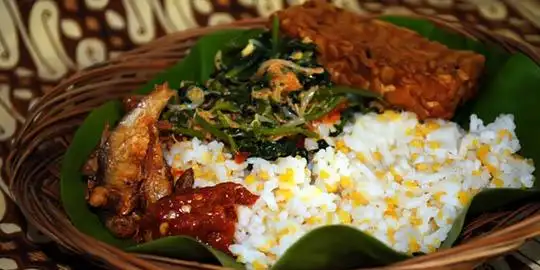 Nasi Jagung Dan Pecel Mak Ti, Purwantoro