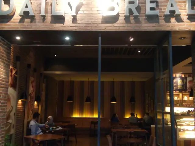 Gambar Makanan Daily Bread Bakery Cafe 4