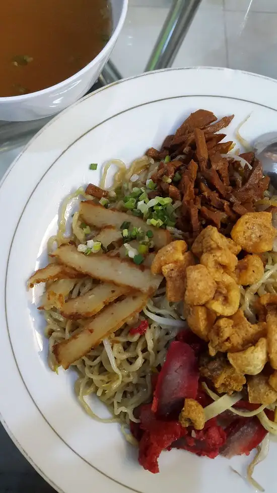 Gambar Makanan Kedai Mie Kampoengh 9