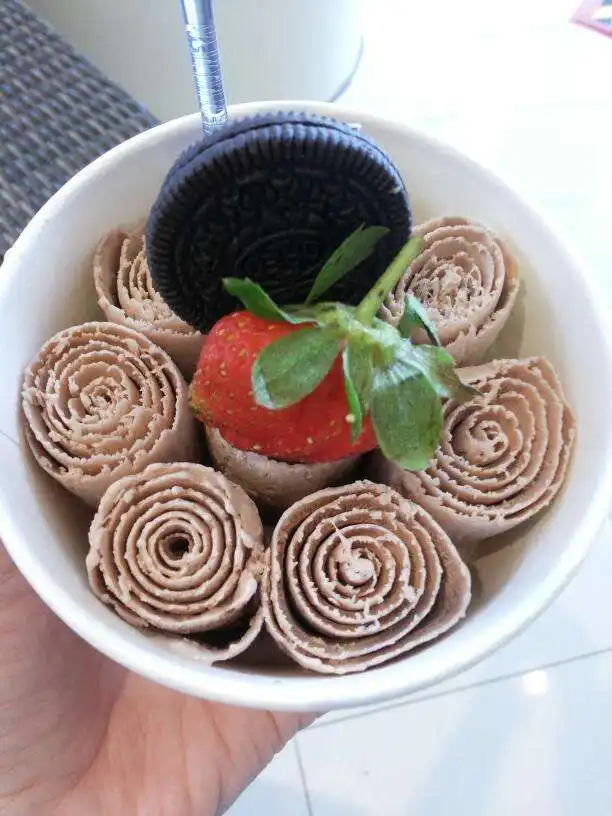 Gambar Makanan Rolly's Thai Roll Ice Cream 14