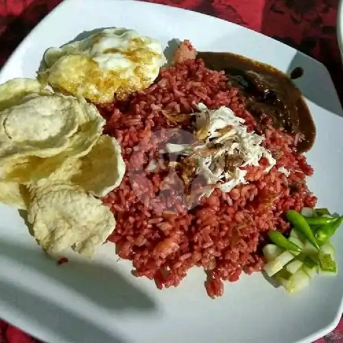 Gambar Makanan Nasi Goreng Merah dan Mie Lelek Sekanak, Radial 1