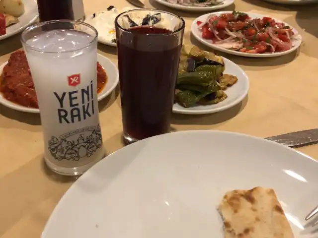 Öz Adana Ocakbaşı - Azizin Yeri'nin yemek ve ambiyans fotoğrafları 16