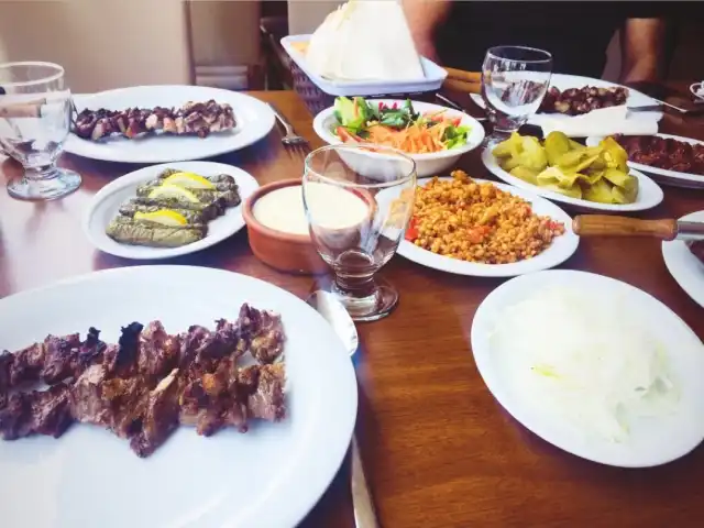 ERZ Sofra Cağ Kebap'nin yemek ve ambiyans fotoğrafları 4
