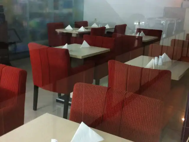 Gambar Makanan Lim Bistro - Feodora Hotel 3