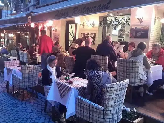 Adora Restaurant & Cafe'nin yemek ve ambiyans fotoğrafları 6