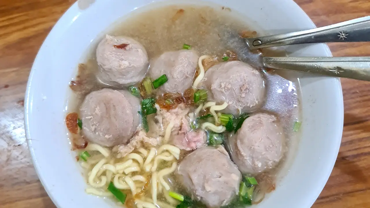 Es Teler Pacar Keling & Bakso Pak No