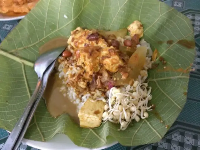 Gambar Makanan Nasi Tahu & Sate Srepeh Bu Slamet 5