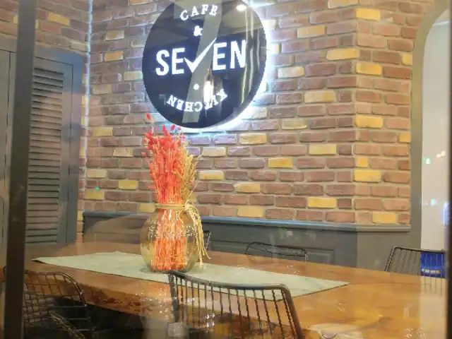 Seven Cafe & Kitchen'nin yemek ve ambiyans fotoğrafları 14