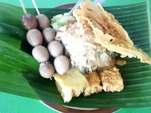 Gambar Makanan Nasi Pecel Pincuk Sambal Tumpang Marem Nganjuk, Teuku Umar 13