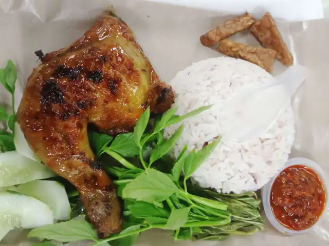 Ayam Penyet Geprek @ Sentosa Food Street