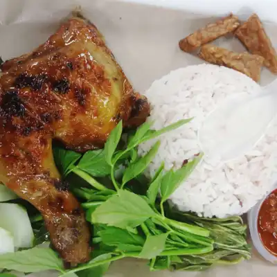 Ayam Penyet Geprek @ Sentosa Food Street