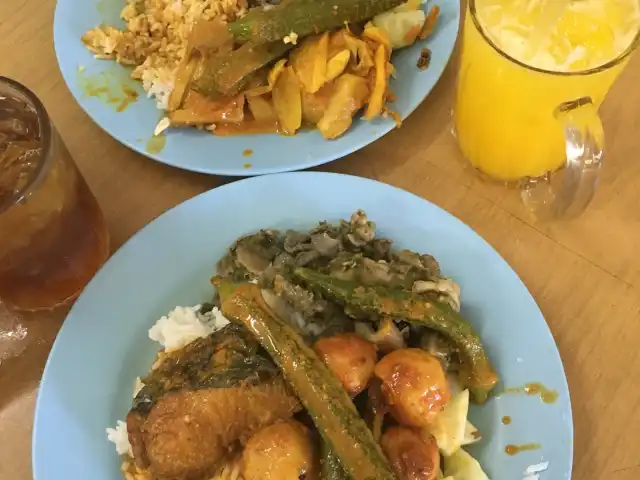 Erwina Nasi Padang Food Photo 14