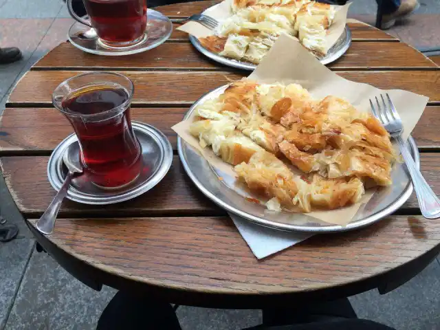 Kadıköy Merkez Börekçisi'nin yemek ve ambiyans fotoğrafları 31