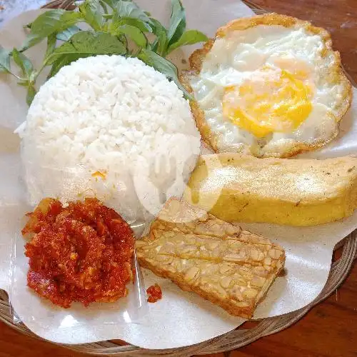 Gambar Makanan Ayam Goreng , Salad Buah , Sop Buah, Warung Kyla, Babakan Ciparay 1