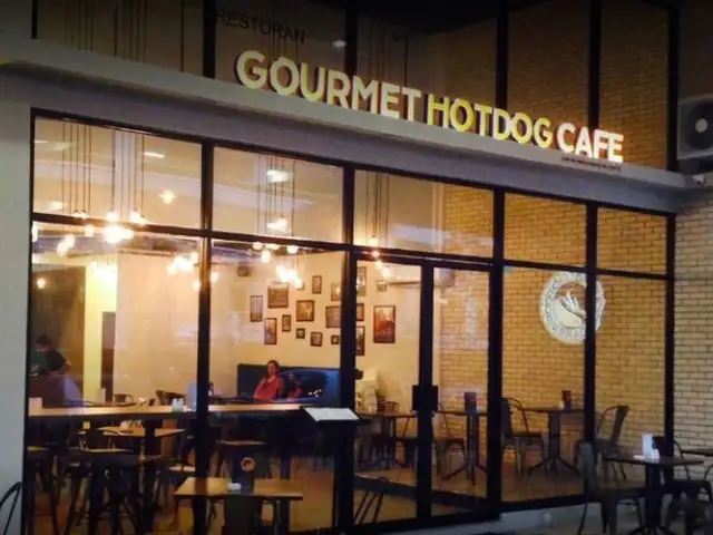 Gourmet Hotdog Cafe Food Photo 1