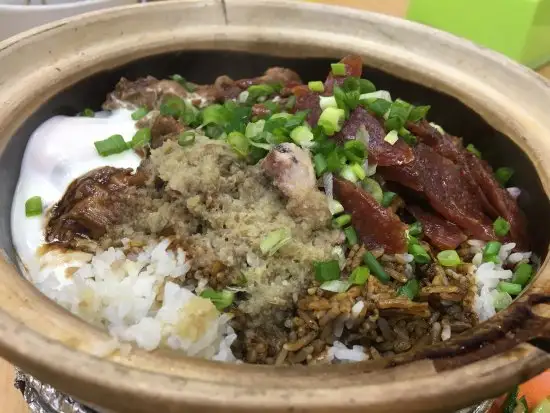 Shi Yue Tian Claypot Chicken Rice Shop Food Photo 1