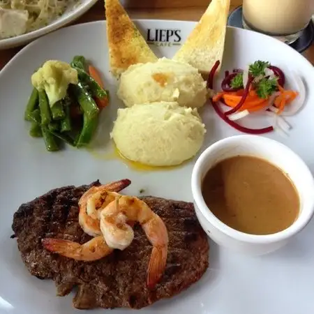 Gambar Makanan Liep's Cafe 16